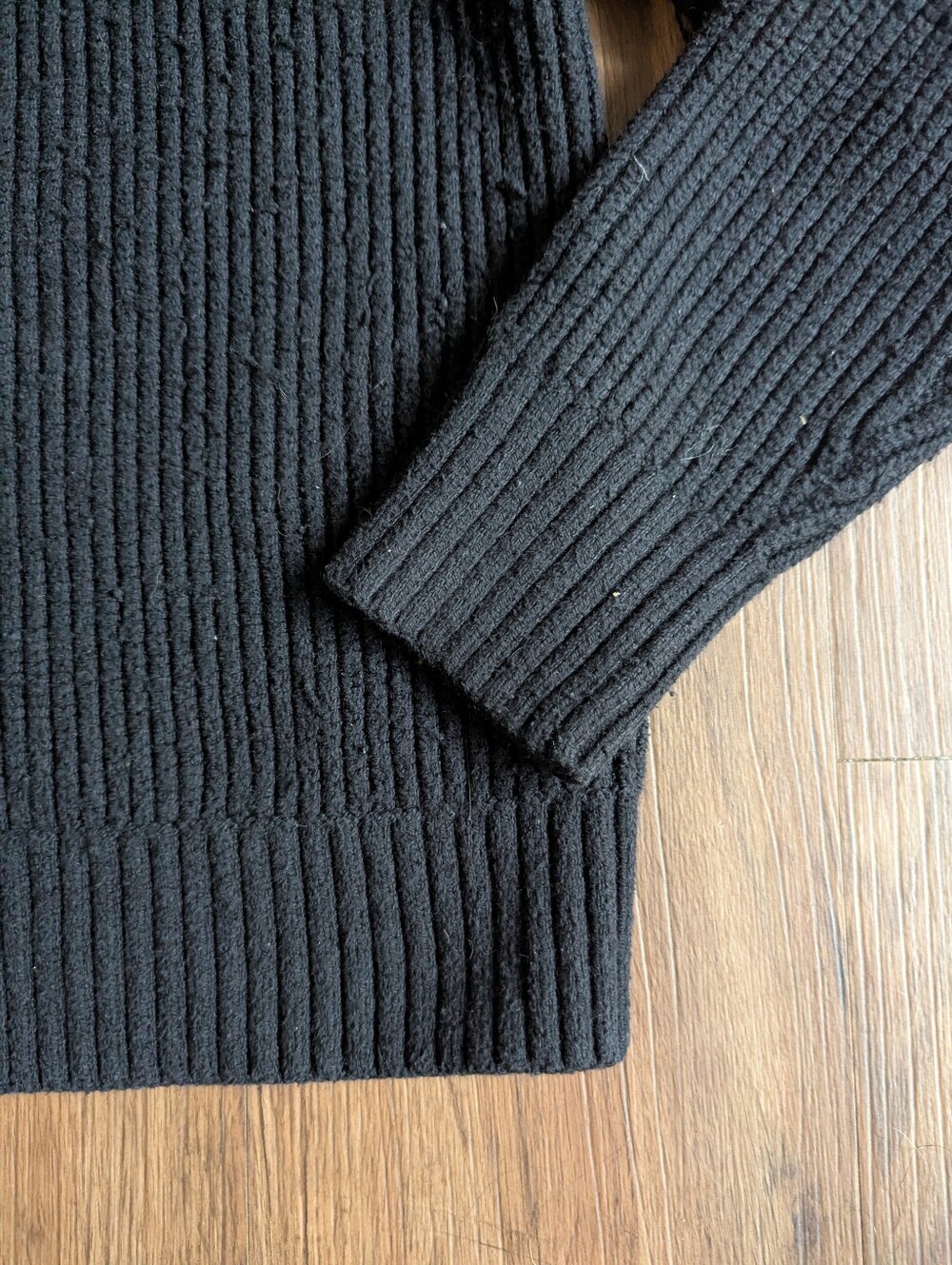 Old Navy Black Ribbed V-Neck Button-Up Cardigan Sz S - Picture 2 of 6